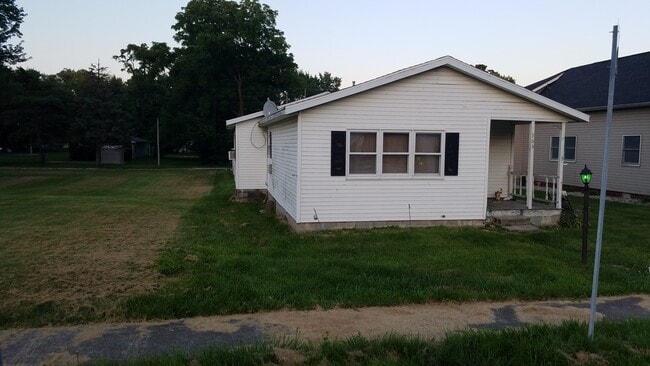 Primary Photo - 103 N Vine St