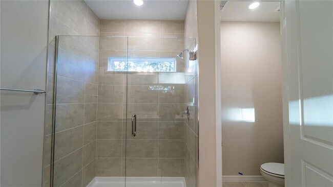 Building Photo - 16446 Lone Oak Cir