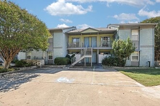 Building Photo - 3204 Menchaca Rd