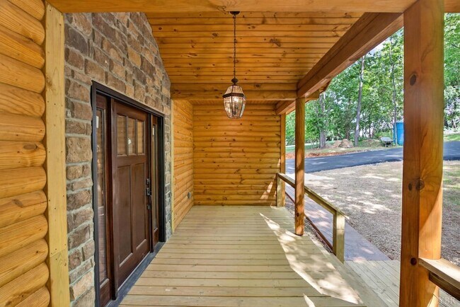 Building Photo - 308 Acres Ct