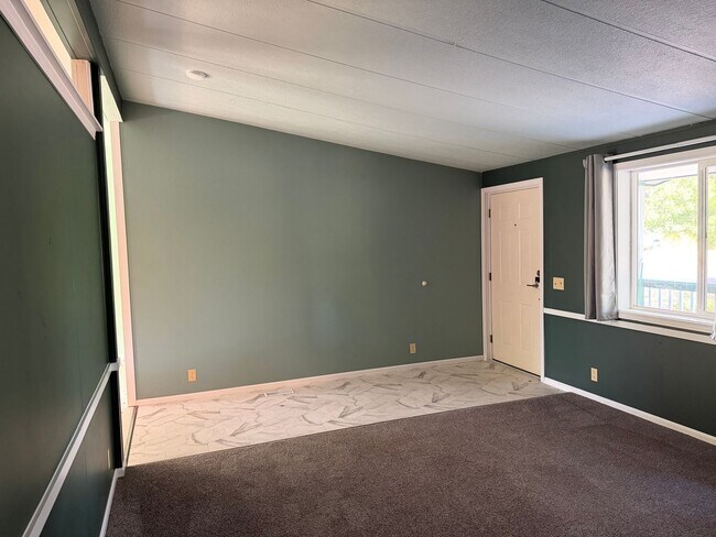 Building Photo - 3-bedroom 2 bath house in Springfield!