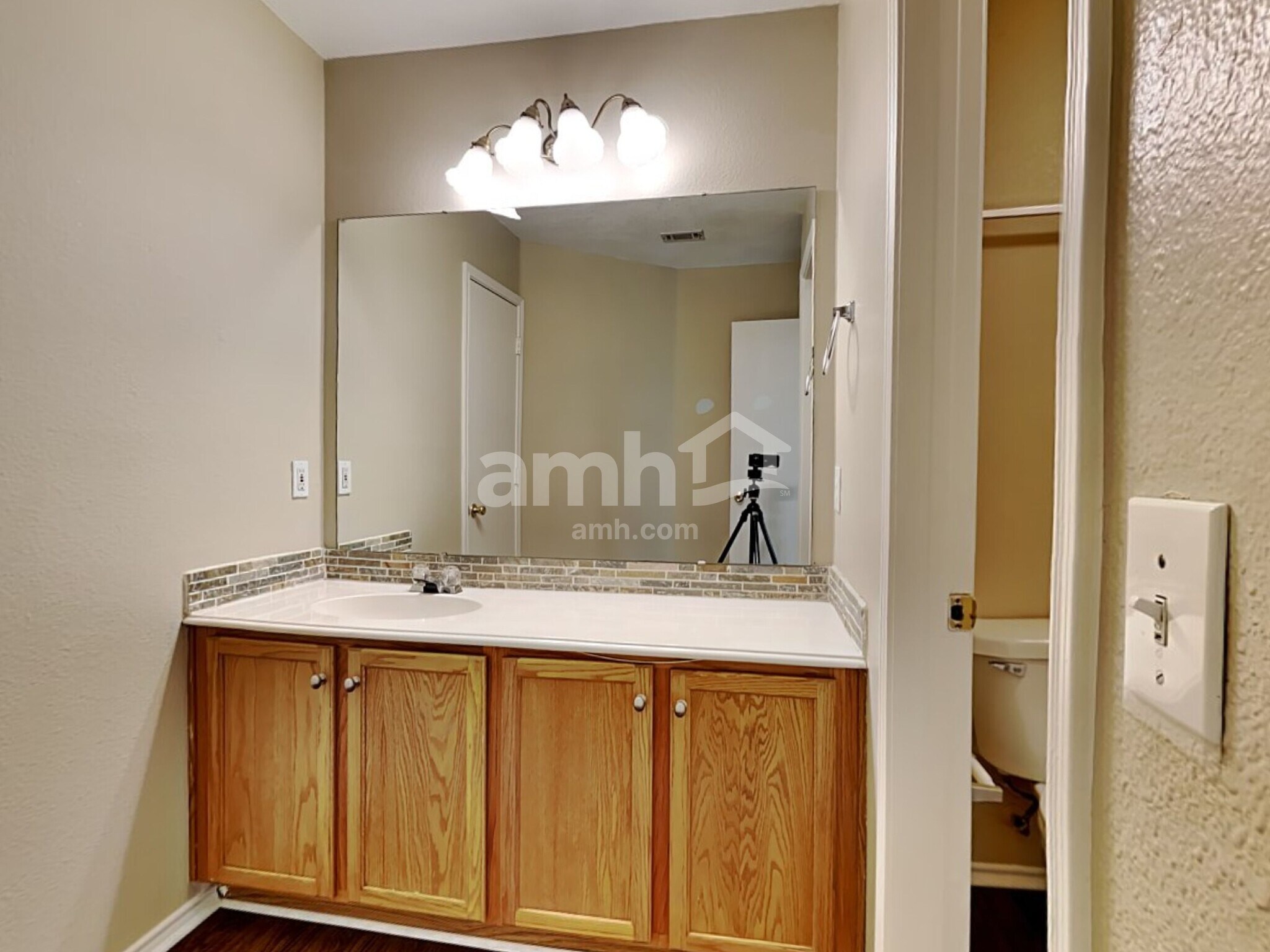 Building Photo - 3104 Pinehurst Ct