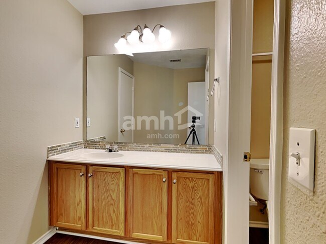 Building Photo - 3104 Pinehurst Court