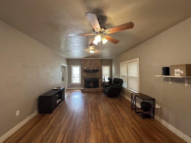 Building Photo - Spacious 2-Story Home Near Texas Tech – Al...