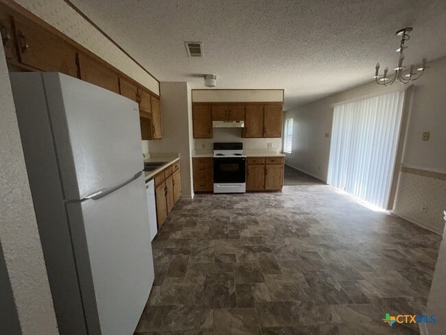 Building Photo - 3502 Plantation Cir