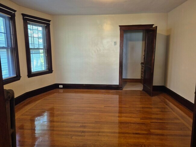 Building Photo - 111-113 Brown Ave