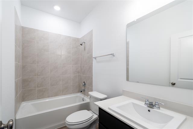 Building Photo - 3804 Chicory Ct
