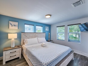 Building Photo - 2020 Washington St