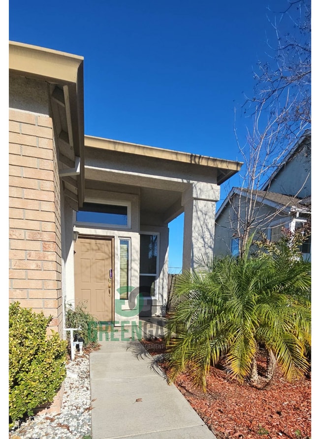 Building Photo - Available Now! 3 Bedroom 2 Bath Spacious Home in Tracy!!