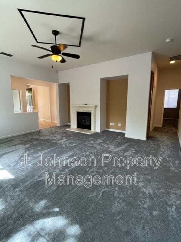 Building Photo - 436 Goodall St