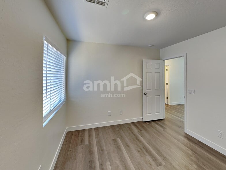 Building Photo - 22428 W Solano Dr