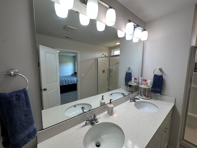 Building Photo - 784 Amarra Dr