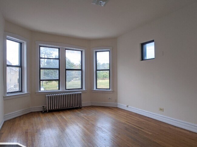 Building Photo - 1530 N Kedzie Ave