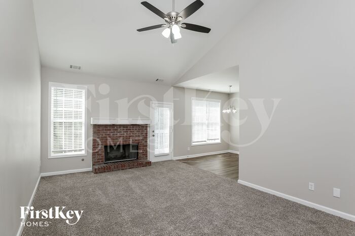 Building Photo - 731 Mallard Dr
