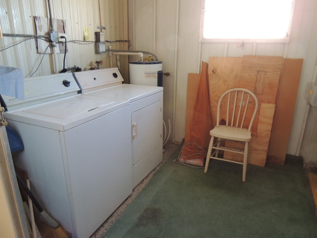 WASH AND DRYER IN ATTACHED SHED - 7416 Fast Ln