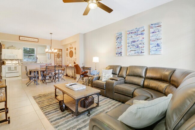 Building Photo - 1116 University Blvd