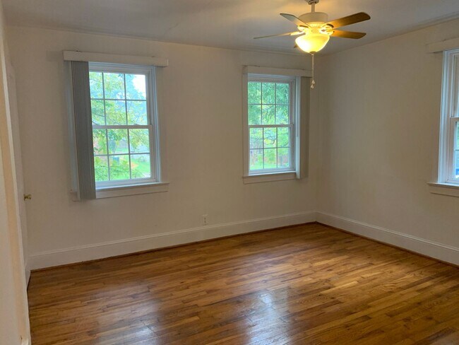 Building Photo - 3113d