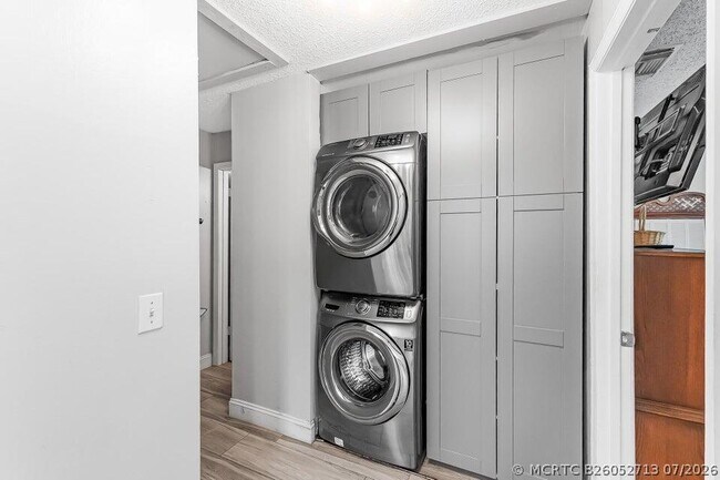 Building Photo - 2826 Stoneway Ln