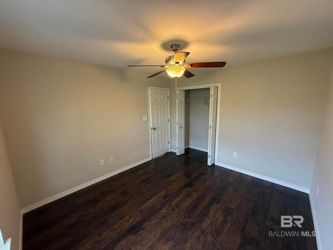 Building Photo - 912 Sentinel Cir