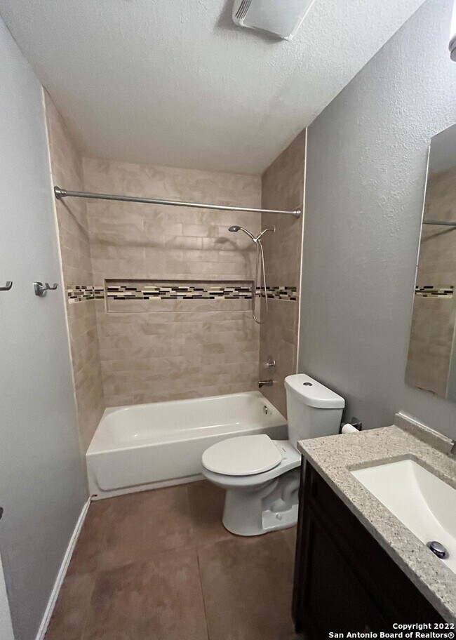Building Photo - 3943 Bulverde Pkwy