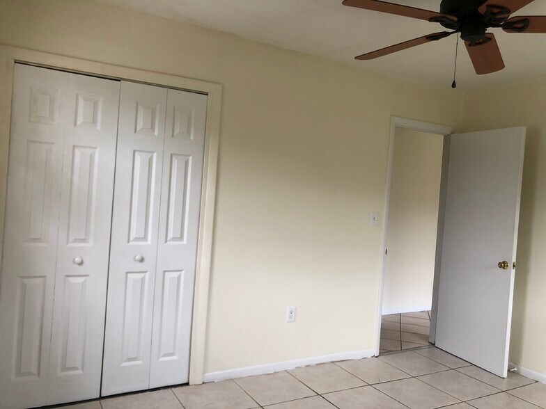 Building Photo - 1536 Barbarie Ln