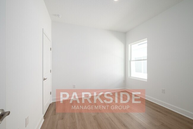 Building Photo - 1512 W 8th St