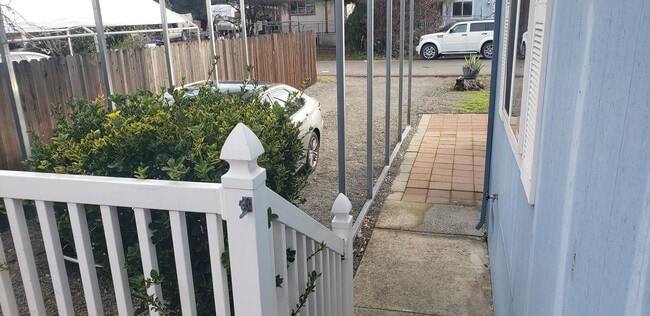 Building Photo - 315113thstreet.is4lease.com