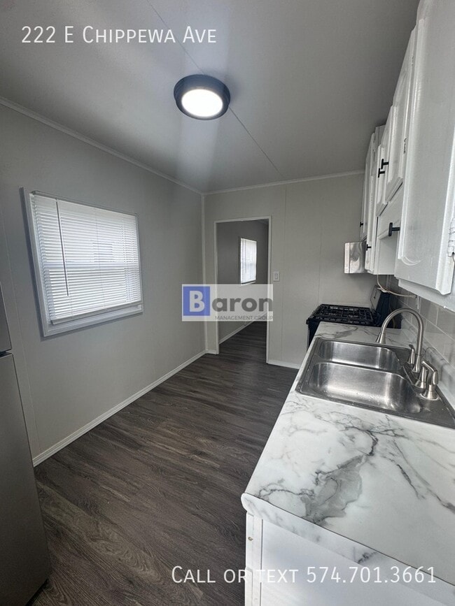 Building Photo - 222 E Chippewa Ave