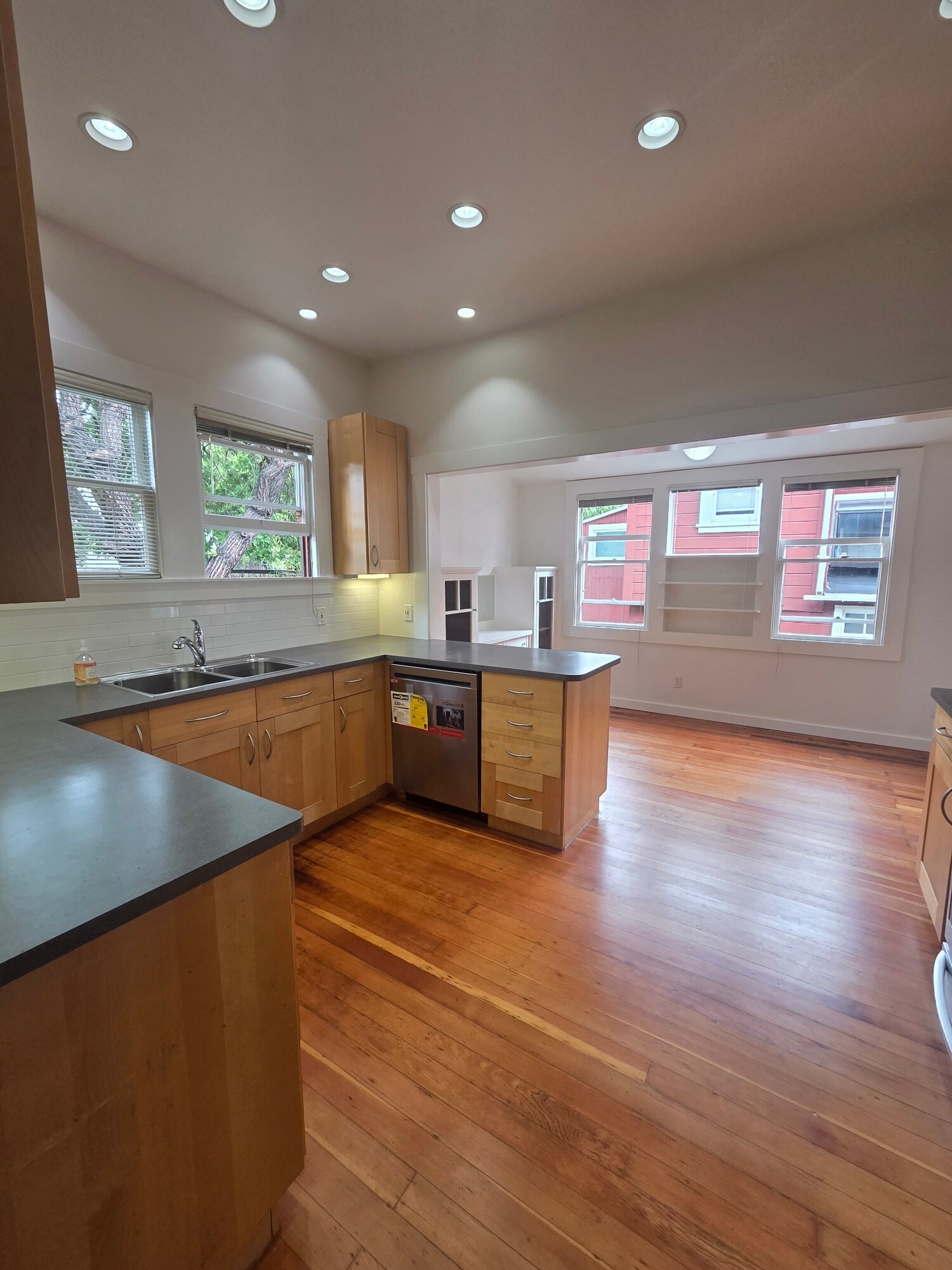 Building Photo - 1815 Francisco St