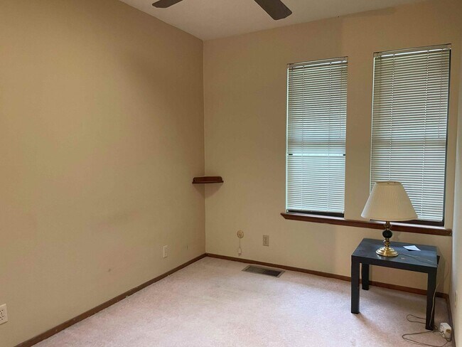Building Photo - Short term 4-8 mo.  rental-Lake view 3 bedroom, 3 bath plus office in Lake Wildwood, Penn Valley, CA