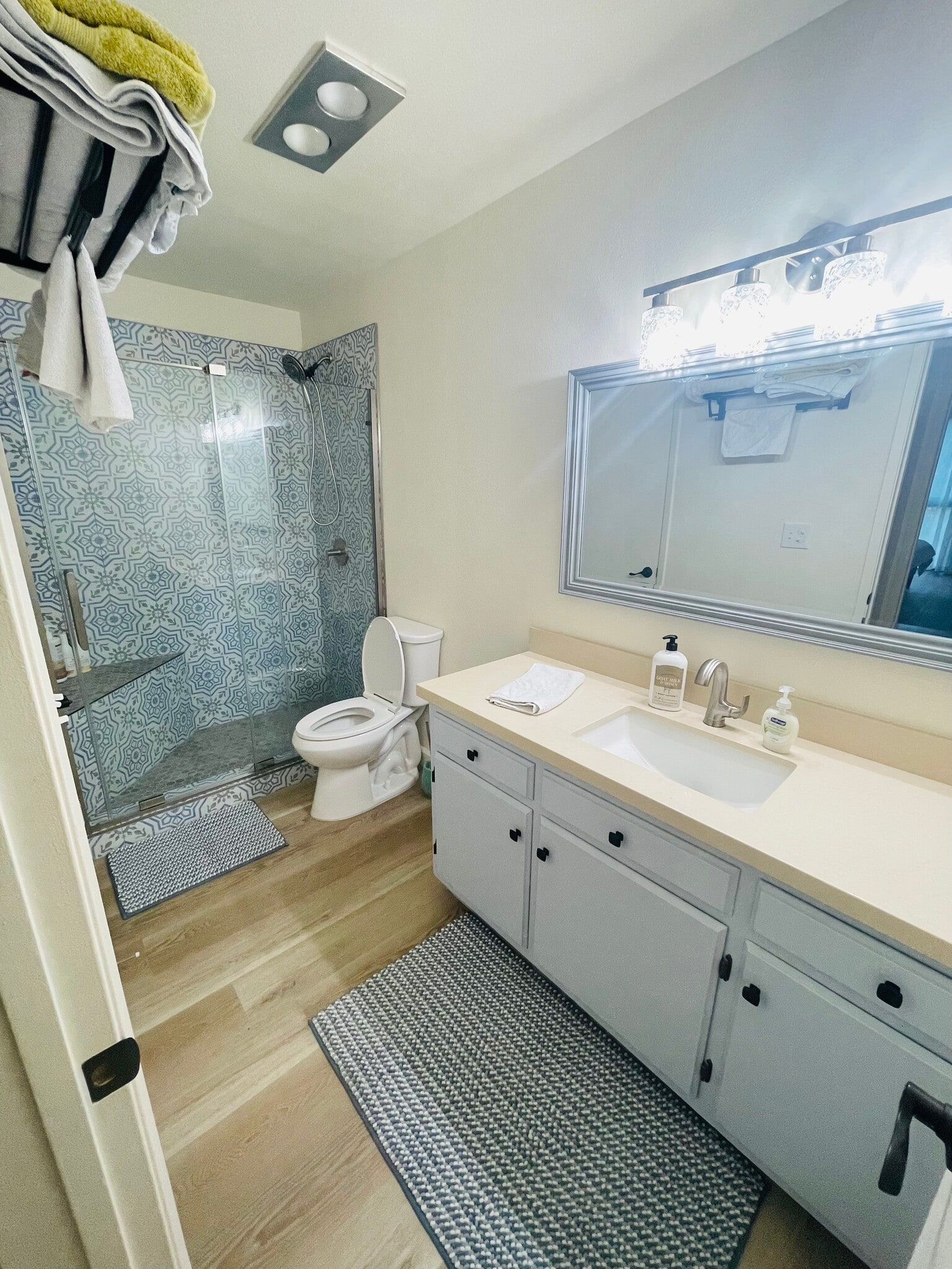 Building Photo - 7838 Cowles Mountain Ct