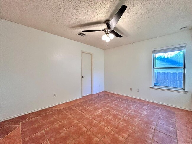 Building Photo - 12904 Lazyfield Trail