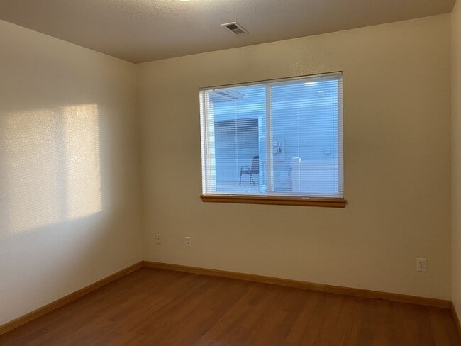 Building Photo - 3 Bed, 2 Bath Duplex in West Fort Collins close to Foothills