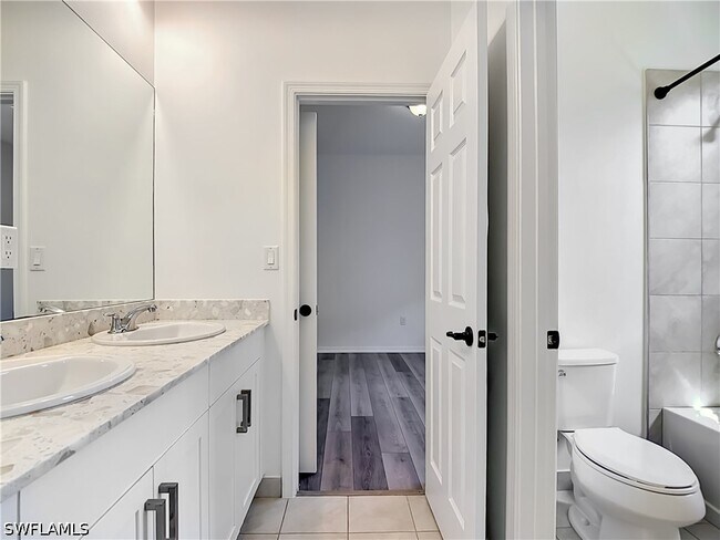 Building Photo - 5045 Arancia Ln