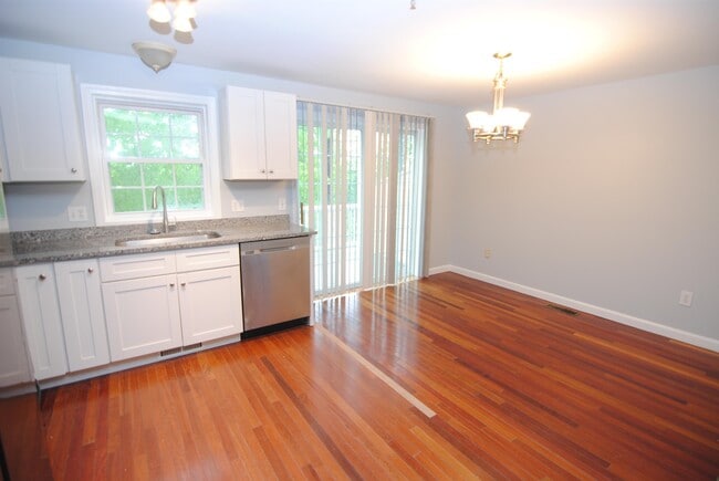 Building Photo - 75 Overlook Cir