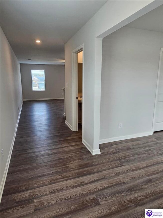 Building Photo - 601 Ashwood Ave