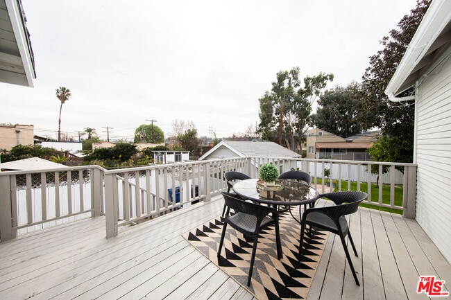 Building Photo - 3766 Valleybrink Rd