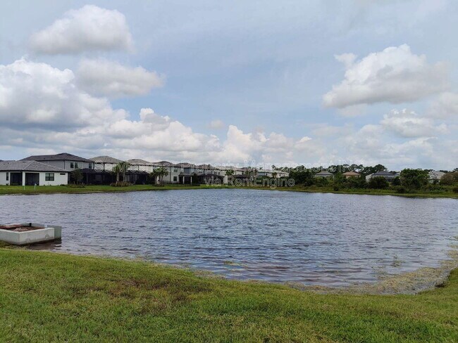 Building Photo - 6136 Baywood Ct