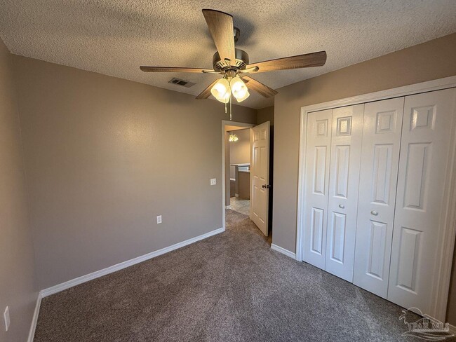 Building Photo - 2511 Trailwood Dr