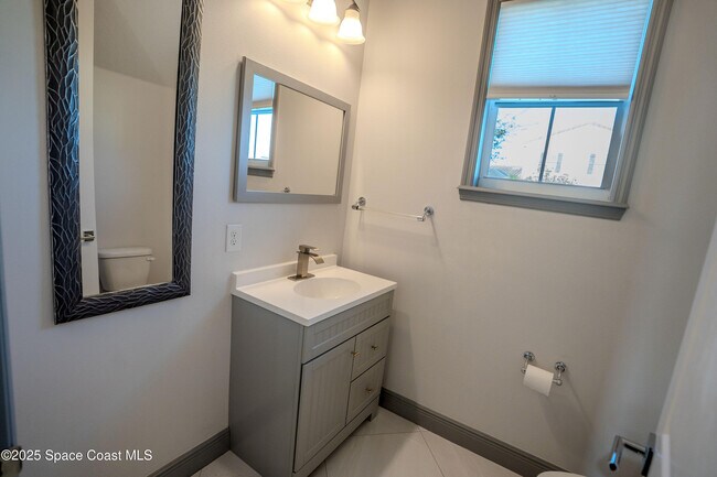 Building Photo - 2453 Rodina Dr