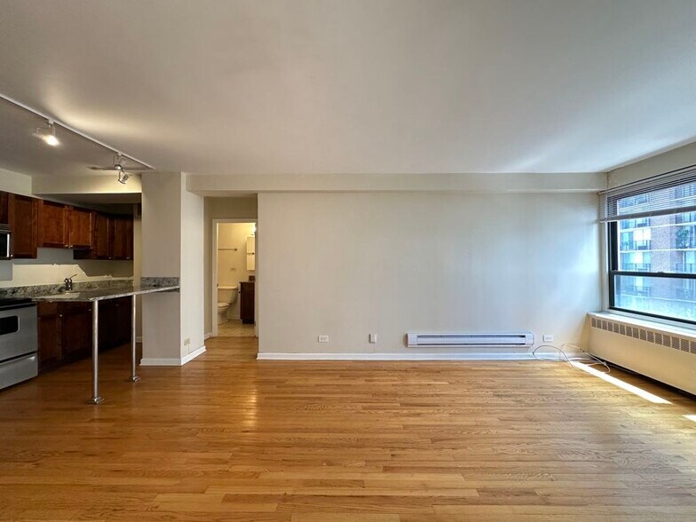 Building Photo - 4180 N Marine Dr