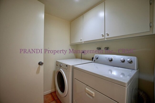 Building Photo - 301 Capetown Ct