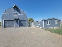 Building Photo - Horse Property with land in Finley/Kennewick