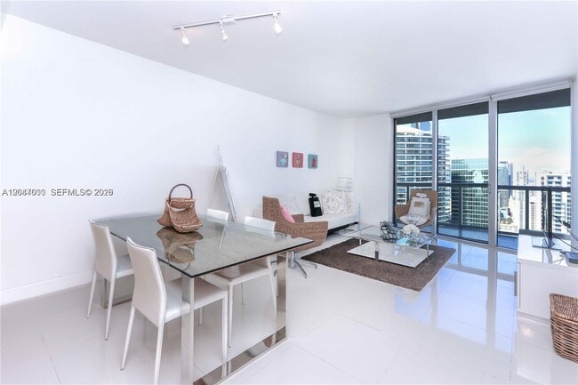 Building Photo - 475 Brickell Ave