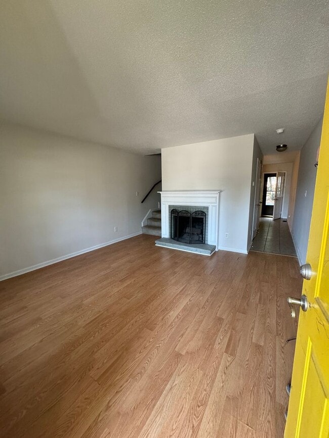 Building Photo - 1423 Wake Forest Rd