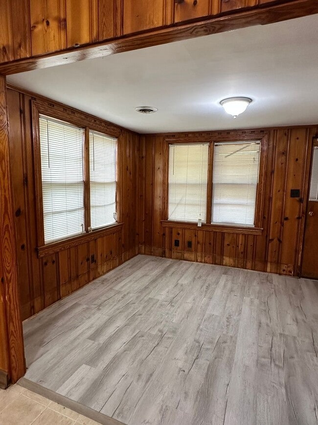 Building Photo - RENTAL HOME 3BD/1.5BTH