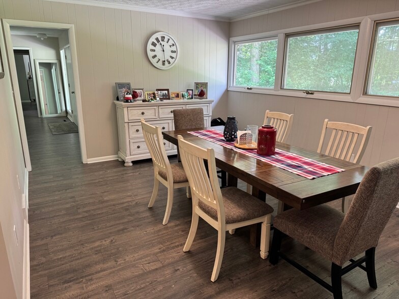 Dining Room - 1466 Lake Roger Dr