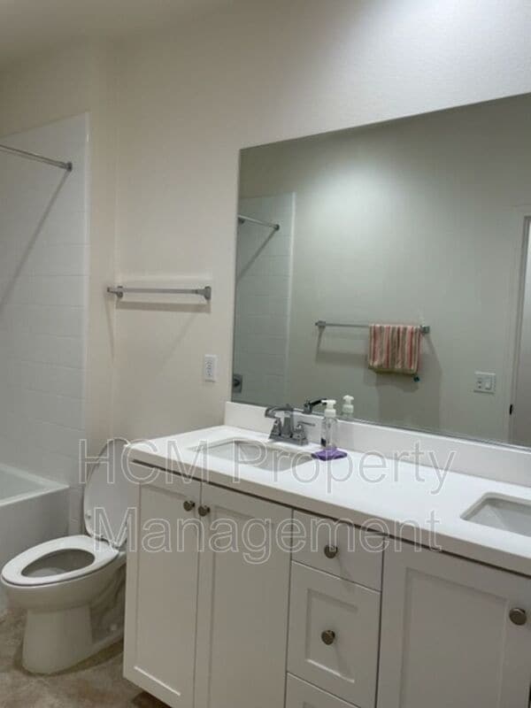 Building Photo - 59 Henson