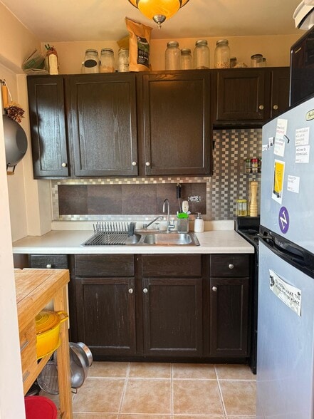 Kitchen 1 - 4880 N Marine Dr