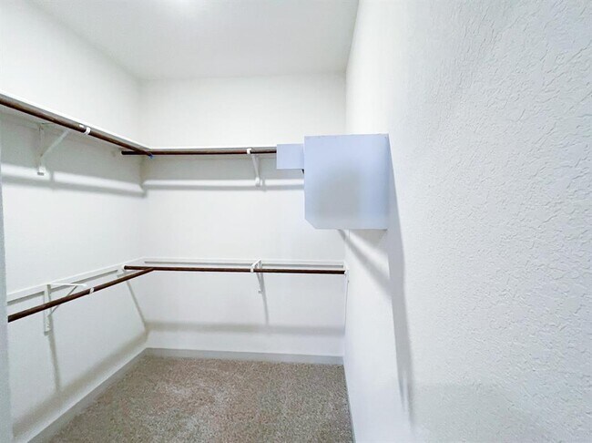 Building Photo - 10616 Defender Trl